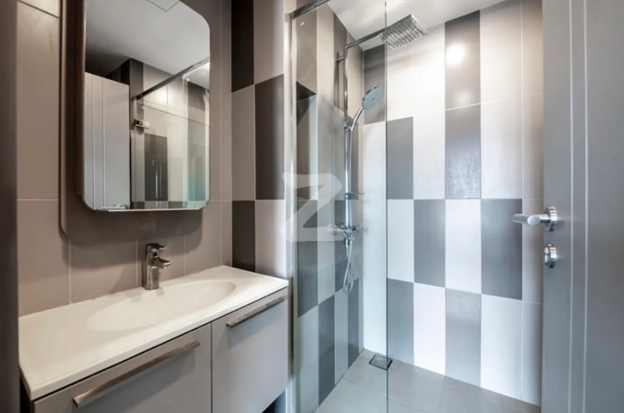 Teal Sathorn-taksin — photo 13