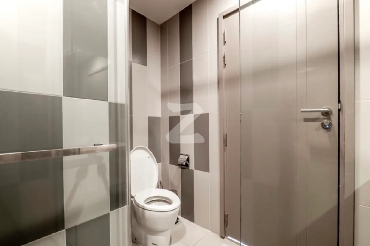 Teal Sathorn-taksin — photo 14