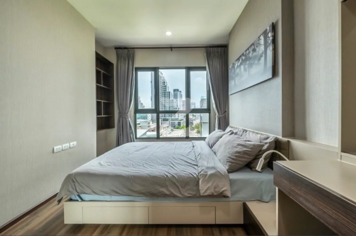 Teal Sathorn-taksin — photo 5