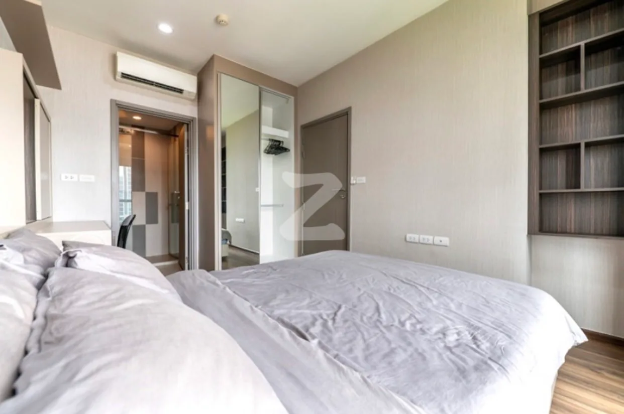 Teal Sathorn-taksin — photo 8