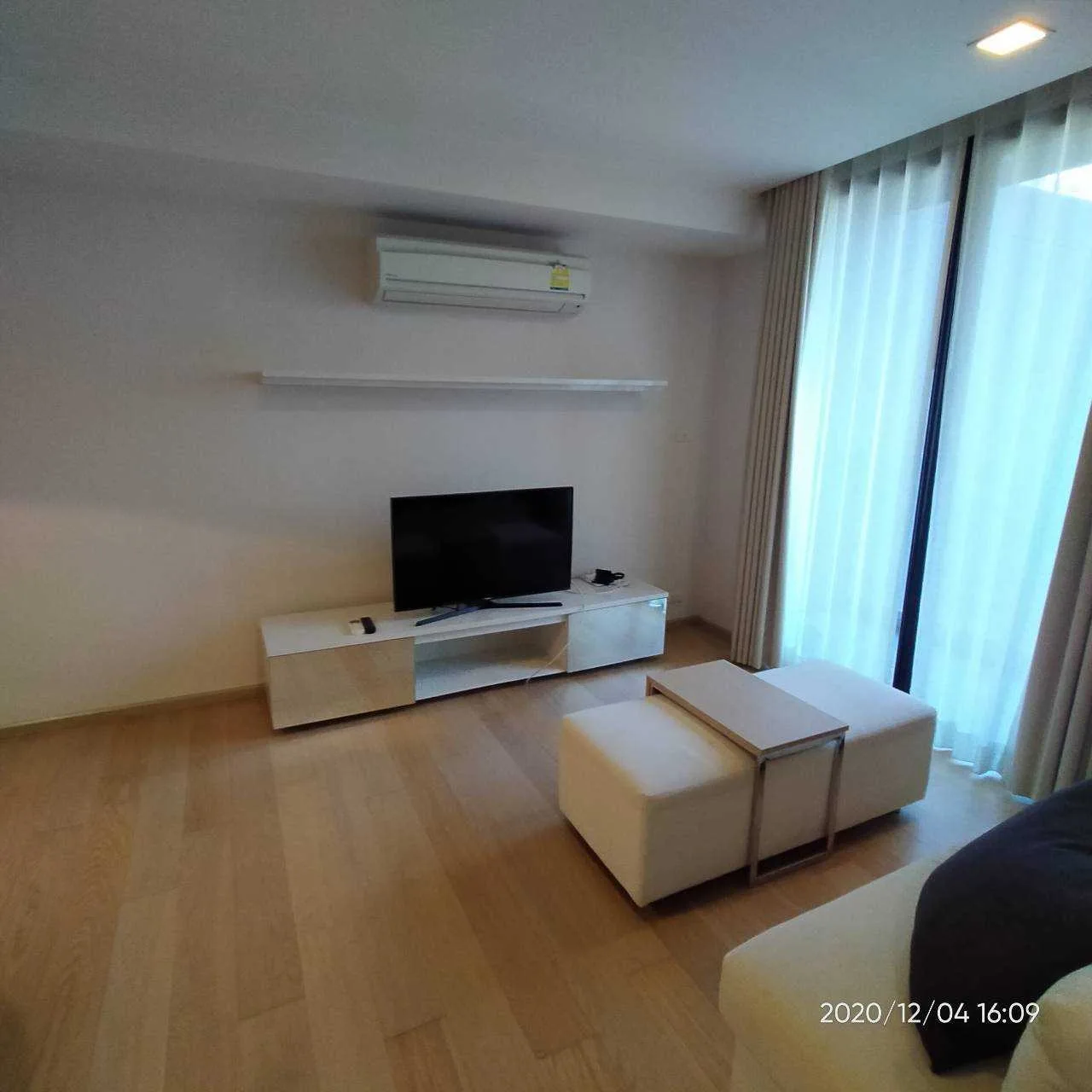 LIV@49 — photo 2