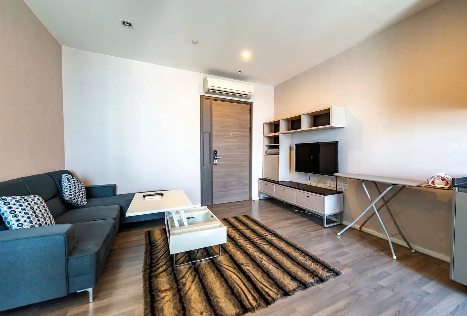 The Room Sukhumvit 69 — photo 1