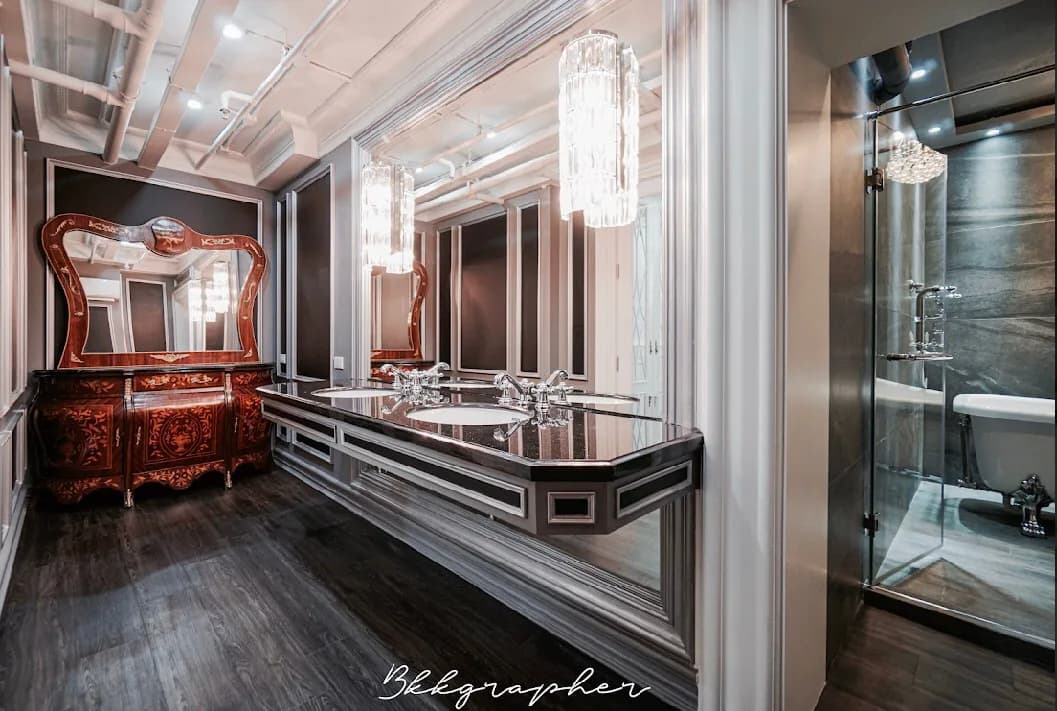 The Emporio Place — photo 13