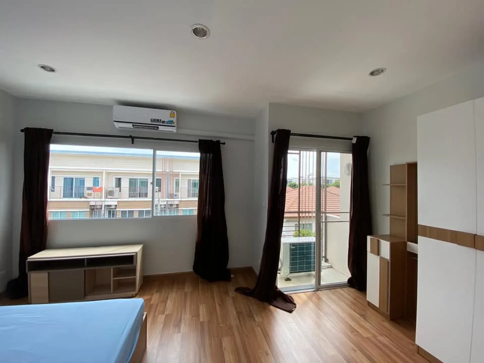 Townhome — photo 14