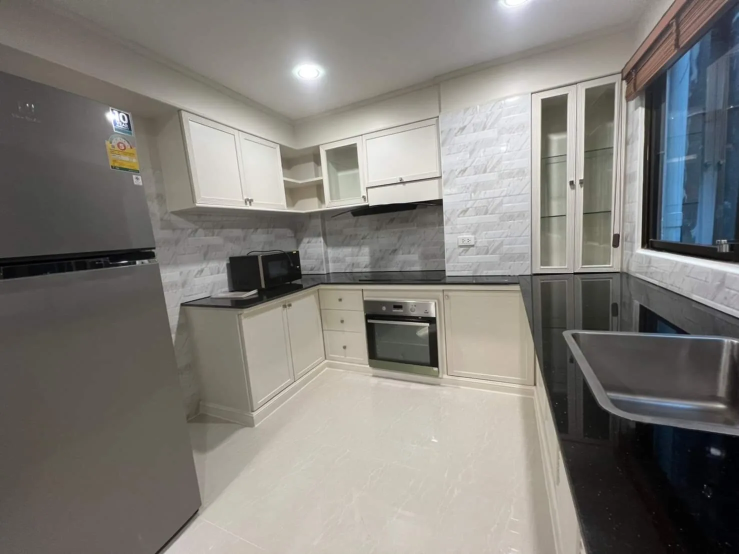 M Tower Apartment — photo 12