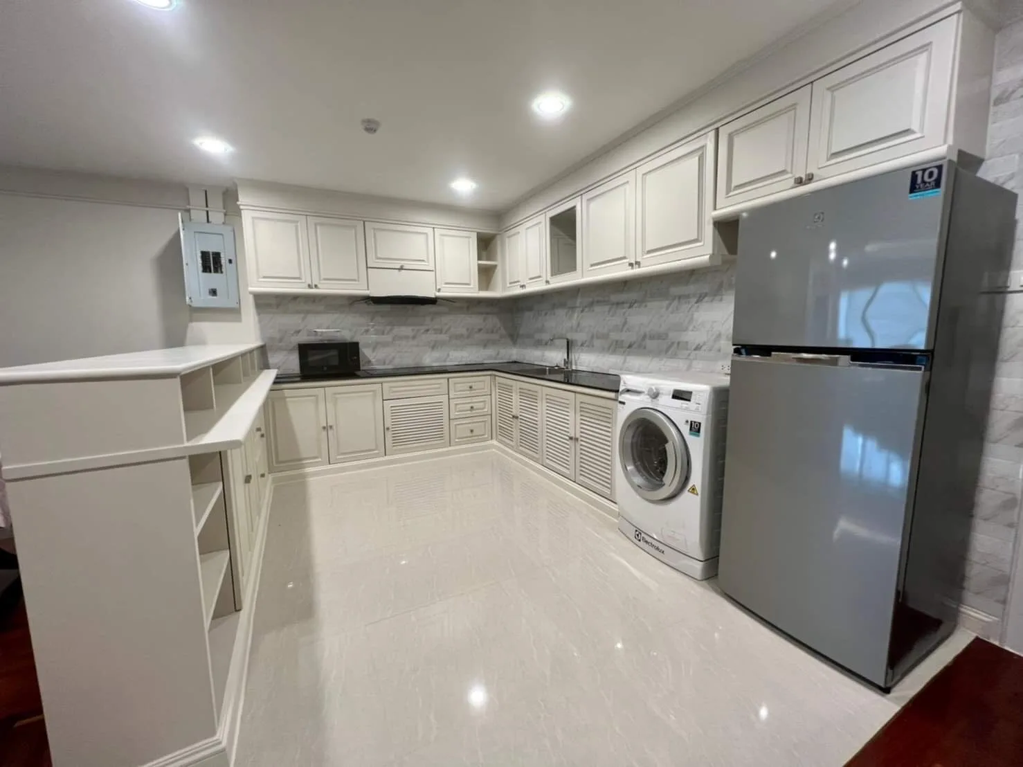 M Tower Apartment — photo 6