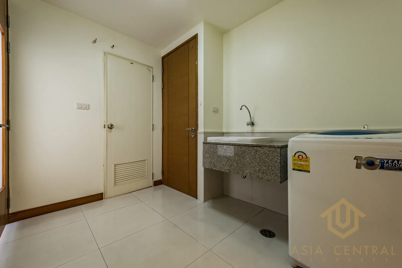 Sutavongs Place — photo 17