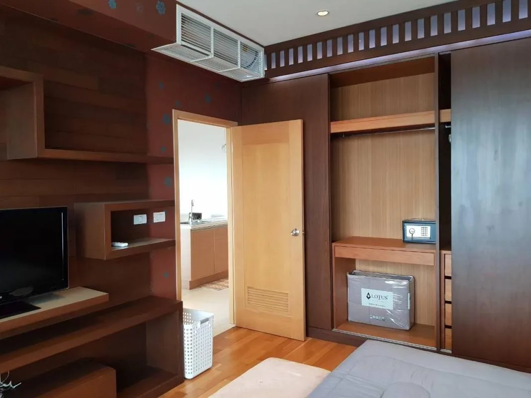 The Emporio Place — photo 8