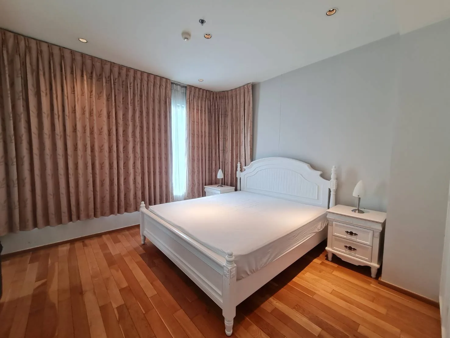 The Emporio Place — photo 4