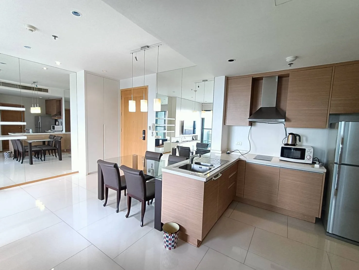 The Emporio Place — photo 6