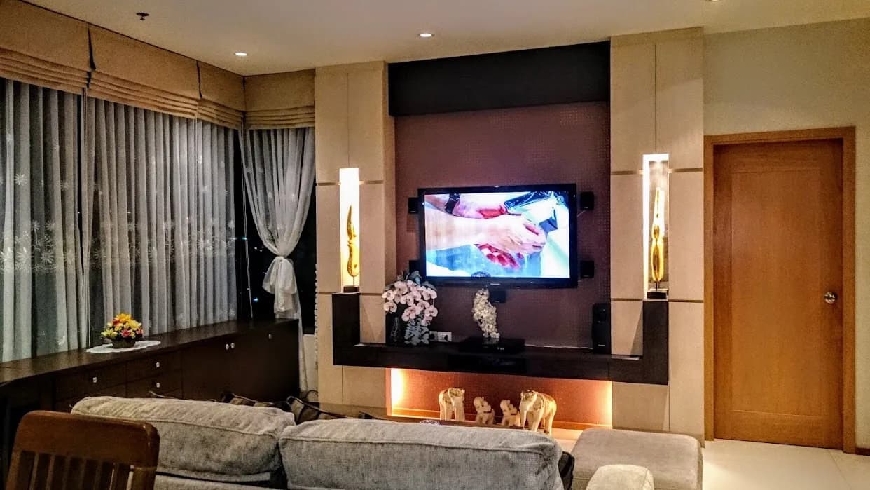The Emporio Place — photo 1