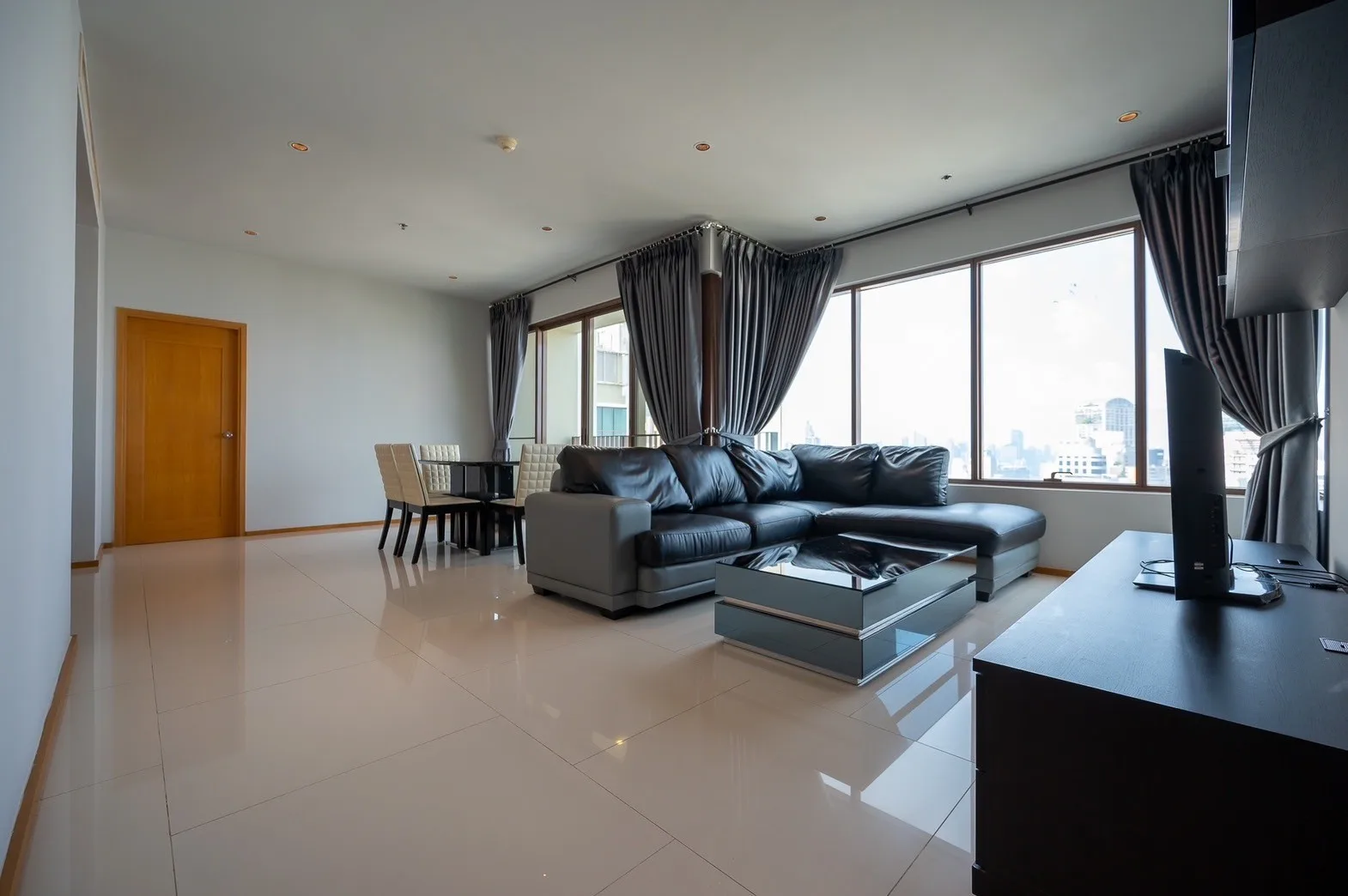 The Emporio Place — photo 1