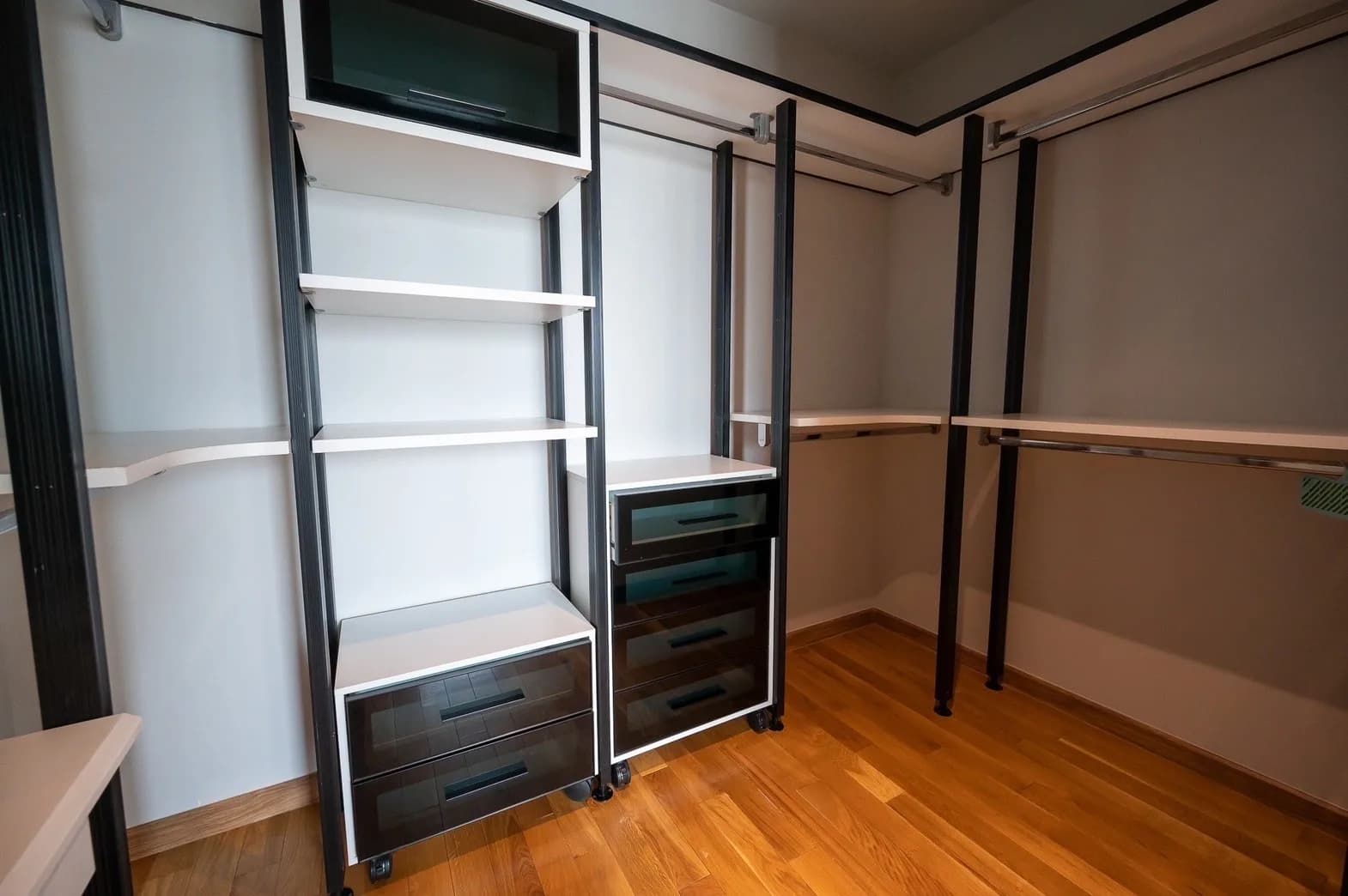 The Emporio Place — photo 10