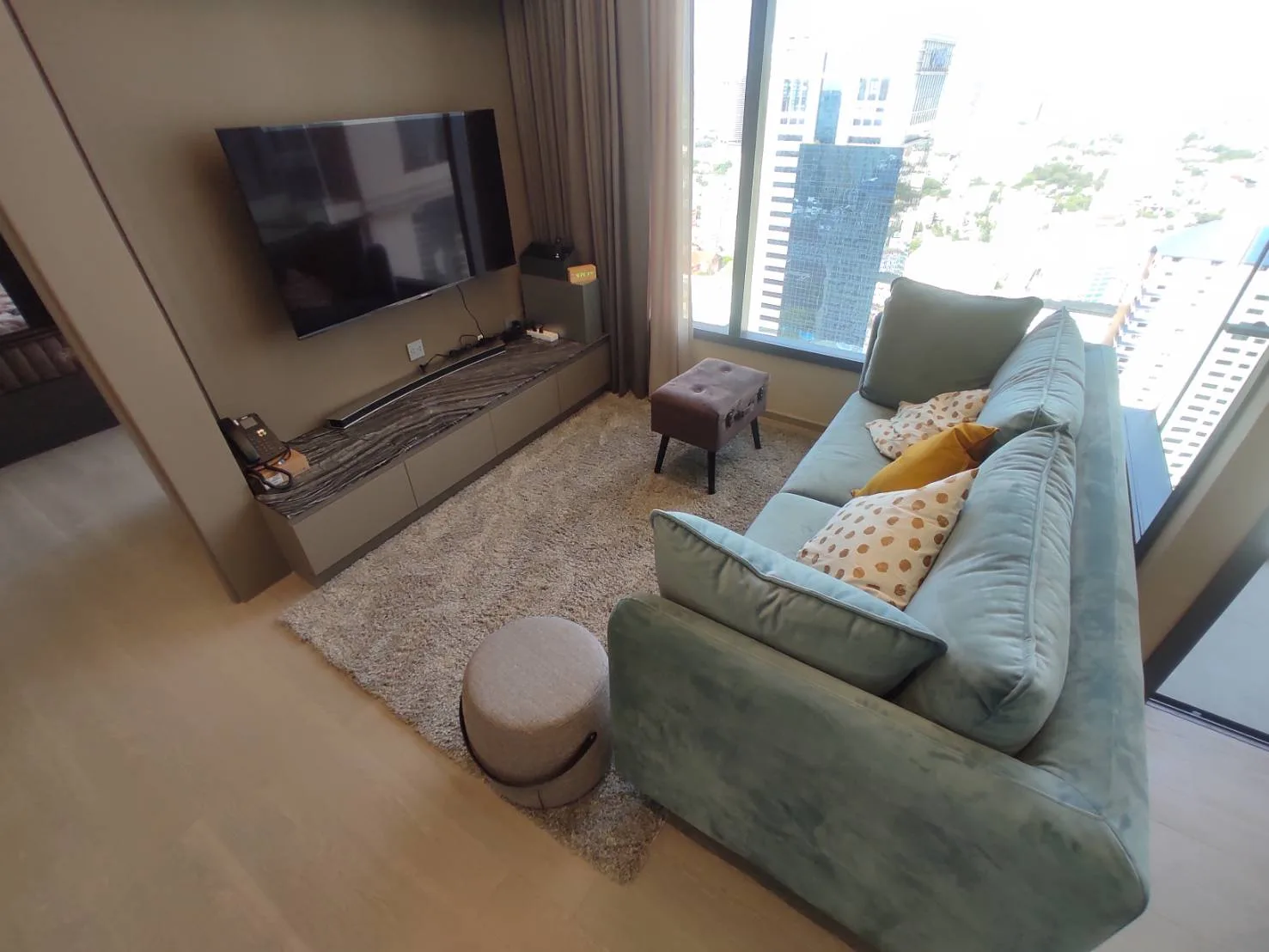 The Esse Asoke — photo 1