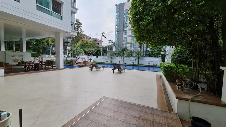 The Bangkok Thanon Sub — photo 5