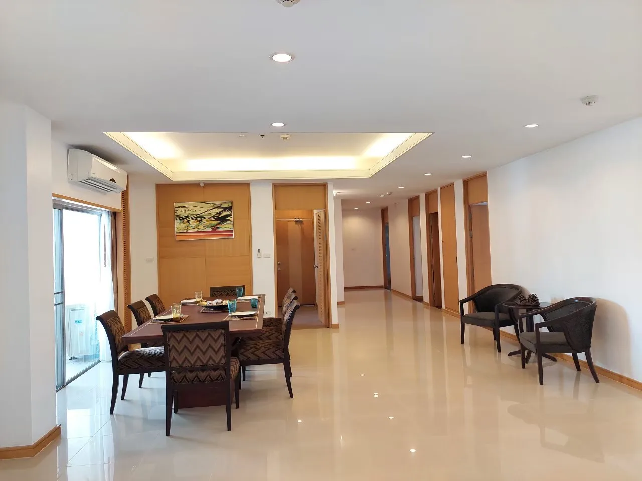 Esmeralda Apartments — photo 2