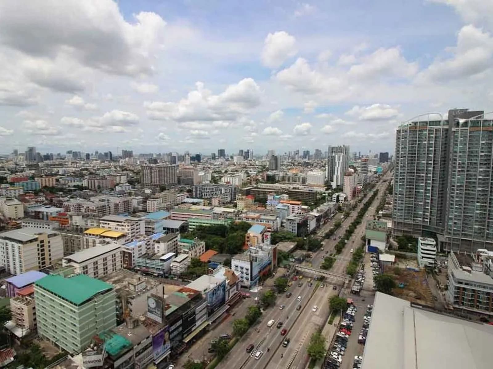 Centric Huay Kwang Station — photo 9