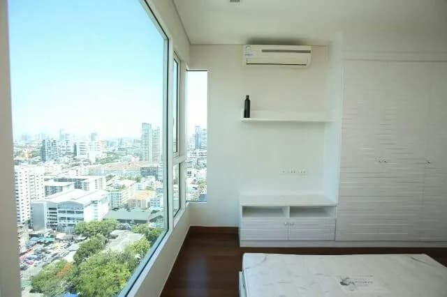 Ivy Thonglor — photo 10