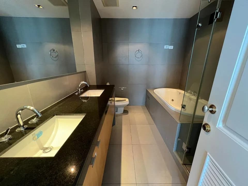 Athenee Residence — photo 16