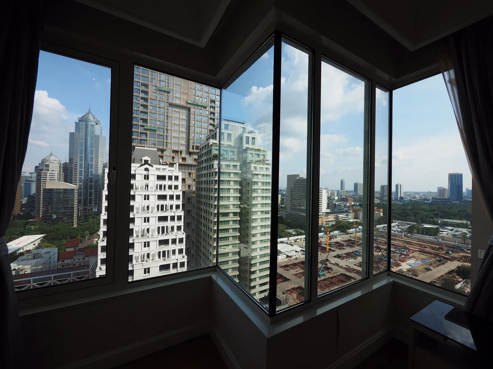 Q Langsuan — photo 5