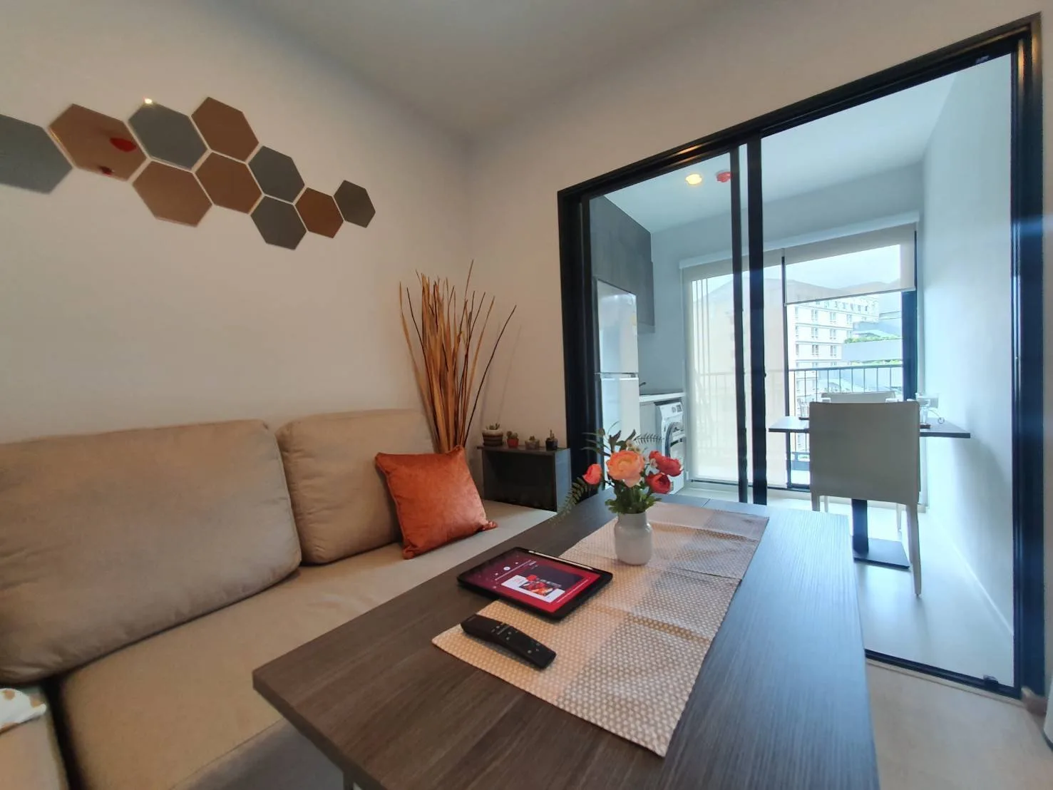 Elio Del Nest Udomsuk — photo 1