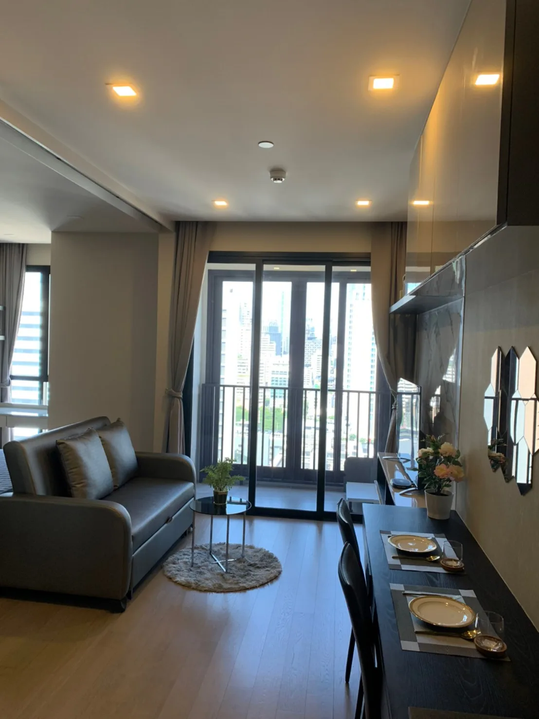 Ashton Asoke — photo 1