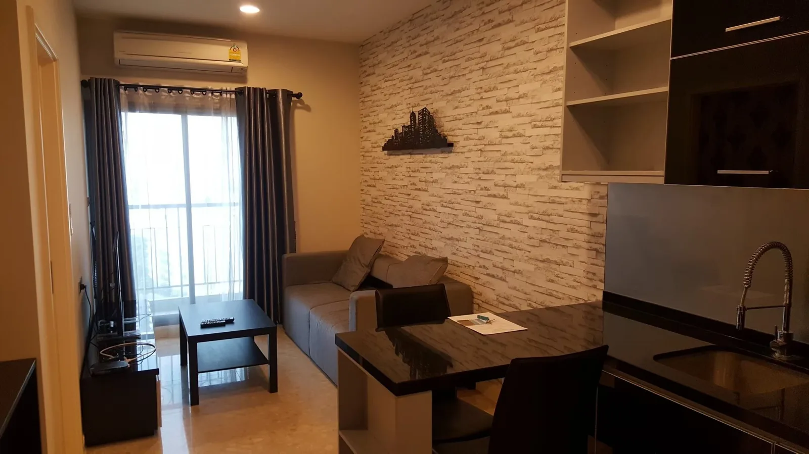 The Crest Sukhumvit 34 — photo 1