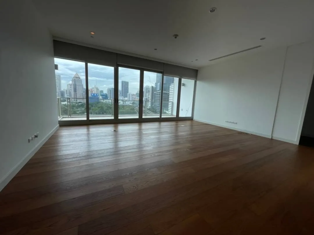 185 Rajadamri — photo 2
