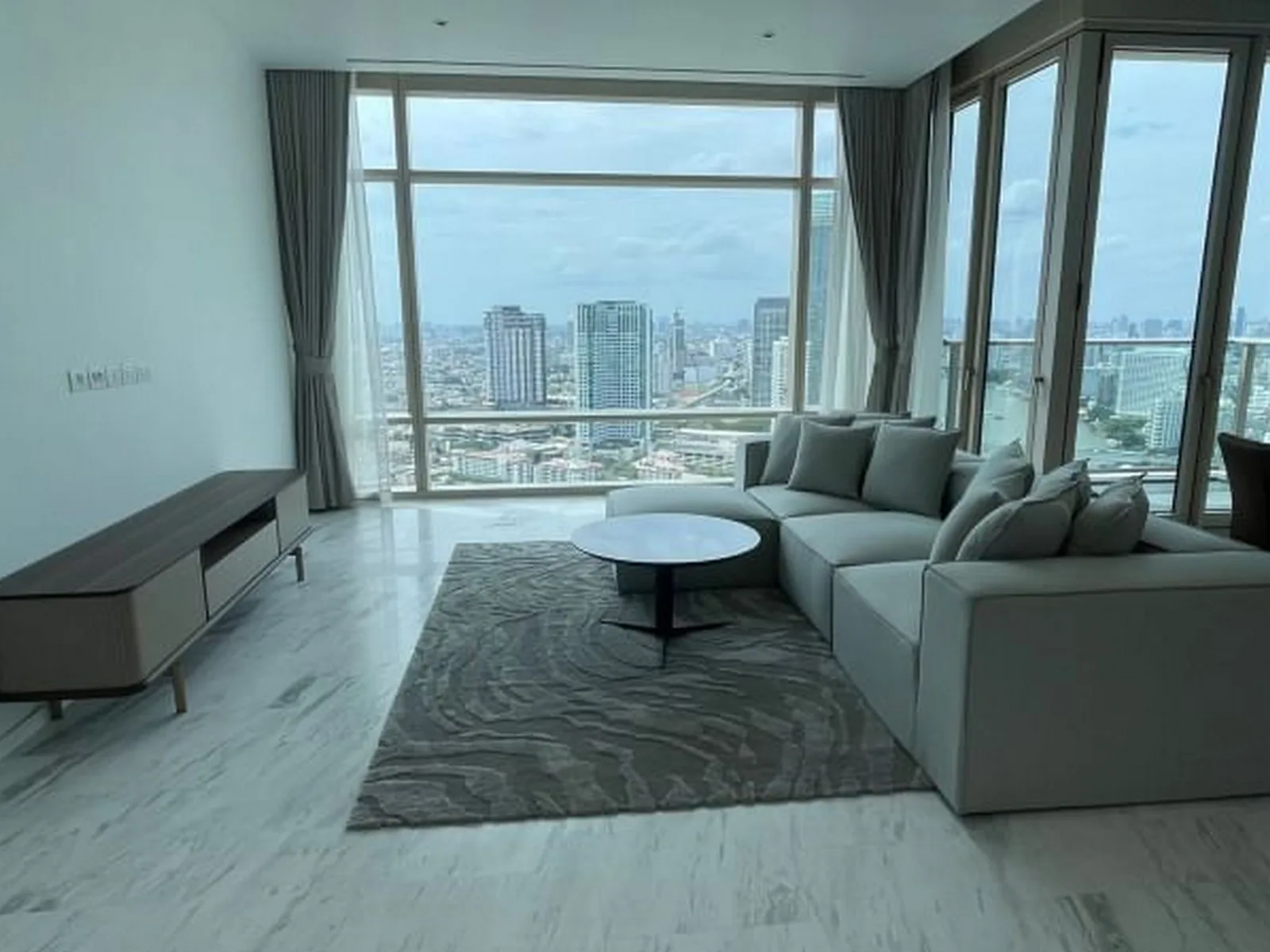 Four Seasons Private Residences Bangkok — photo 1