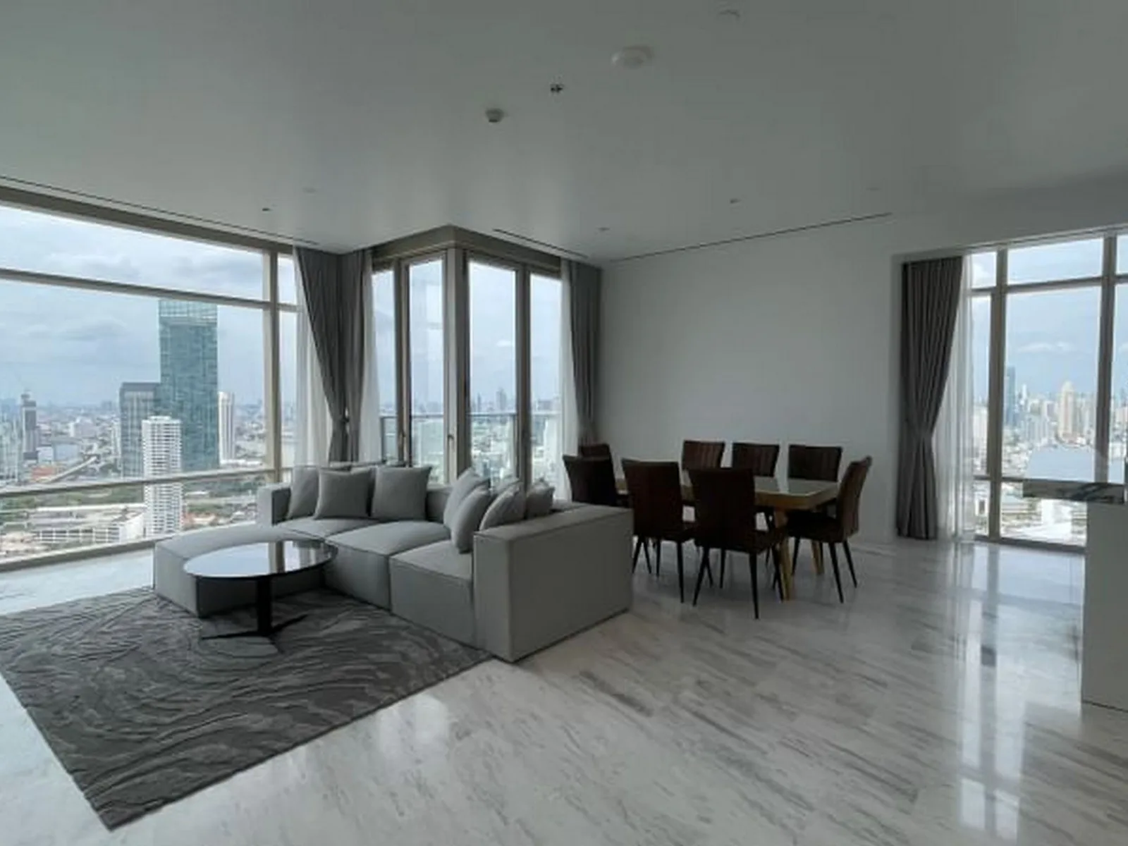 Four Seasons Private Residences Bangkok — photo 2