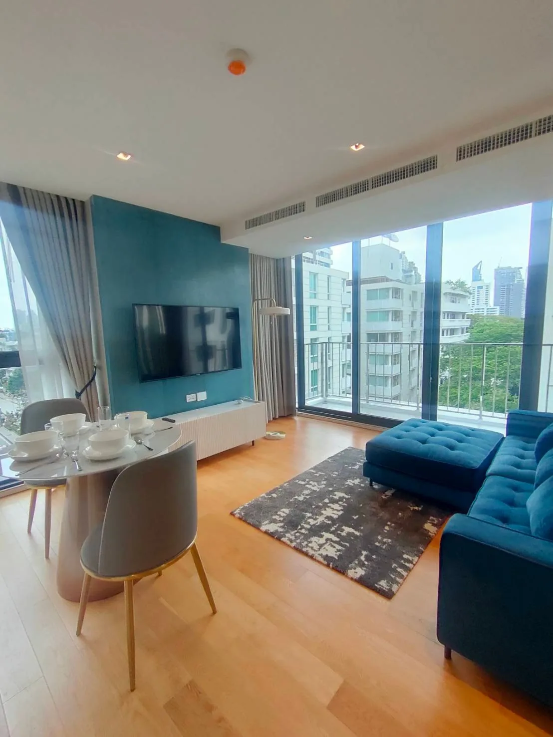 111 Residence Luxury Apartment Sukhumvit 39 — photo 1
