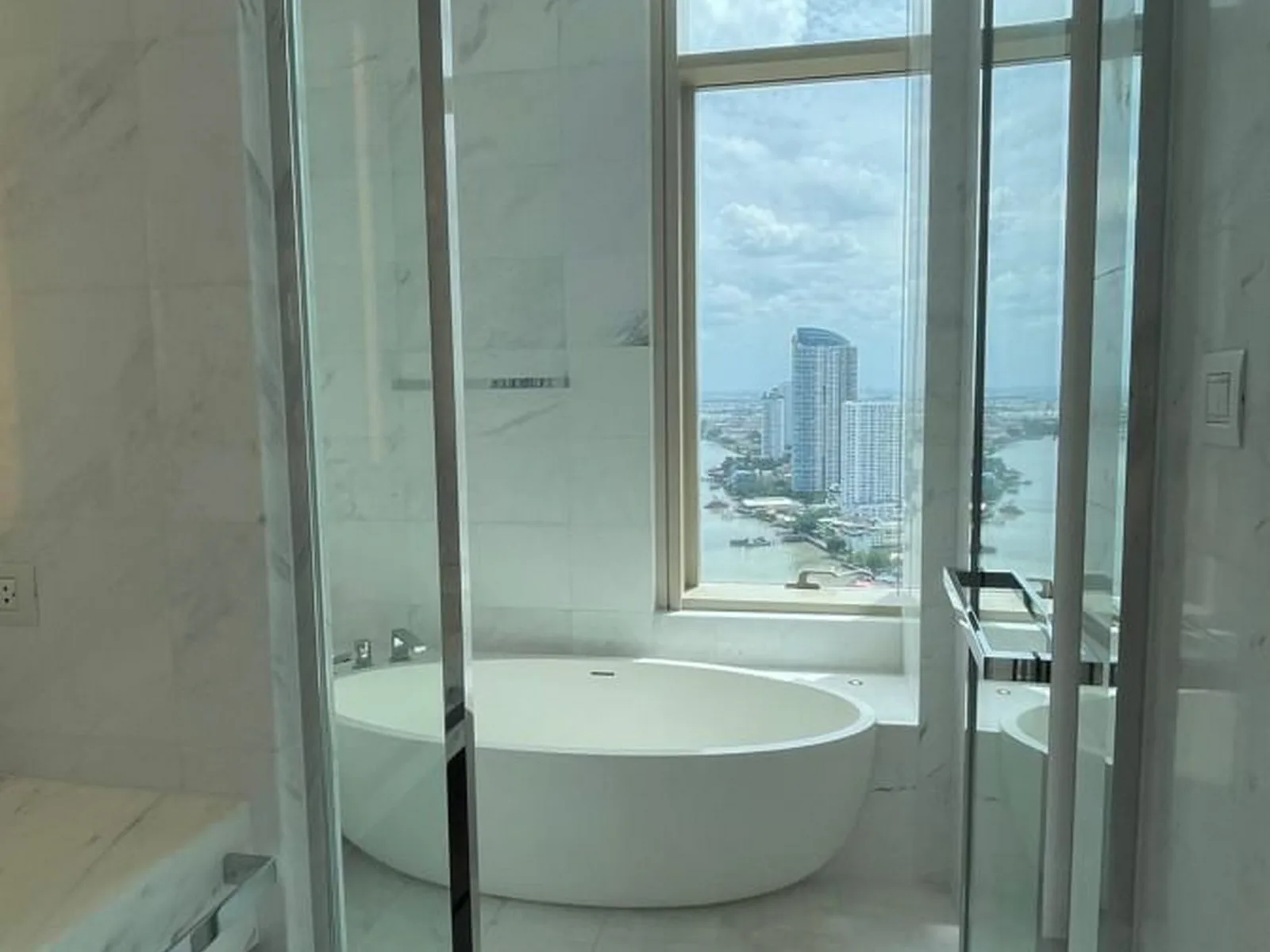 Four Seasons Private Residences Bangkok — photo 15