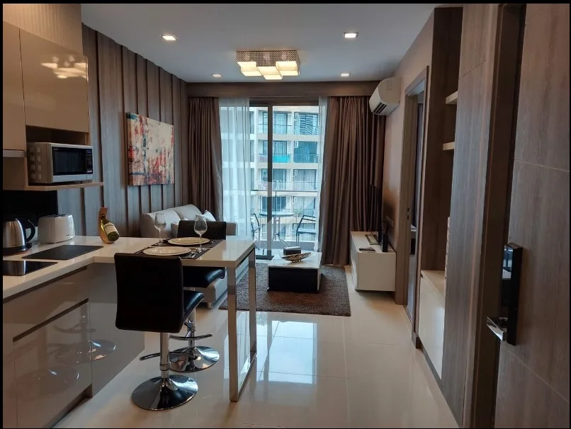 Trapezo Sukhumvit 16 — photo 10