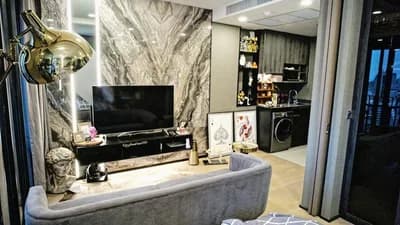 Ashton Chula - Silom