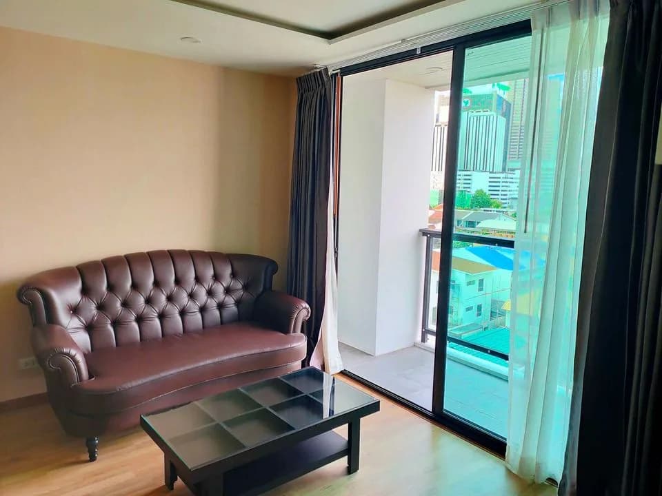 D'Rouvre Condominium — photo 2