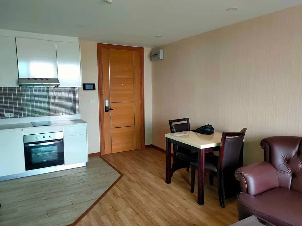 D'Rouvre Condominium — photo 6