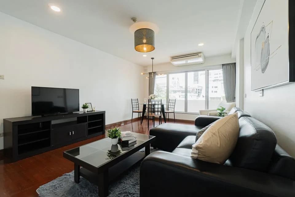 Navin Court — photo 2