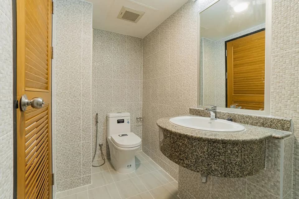 Navin Court — photo 11