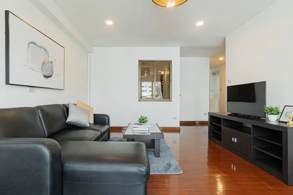Navin Court — photo 3