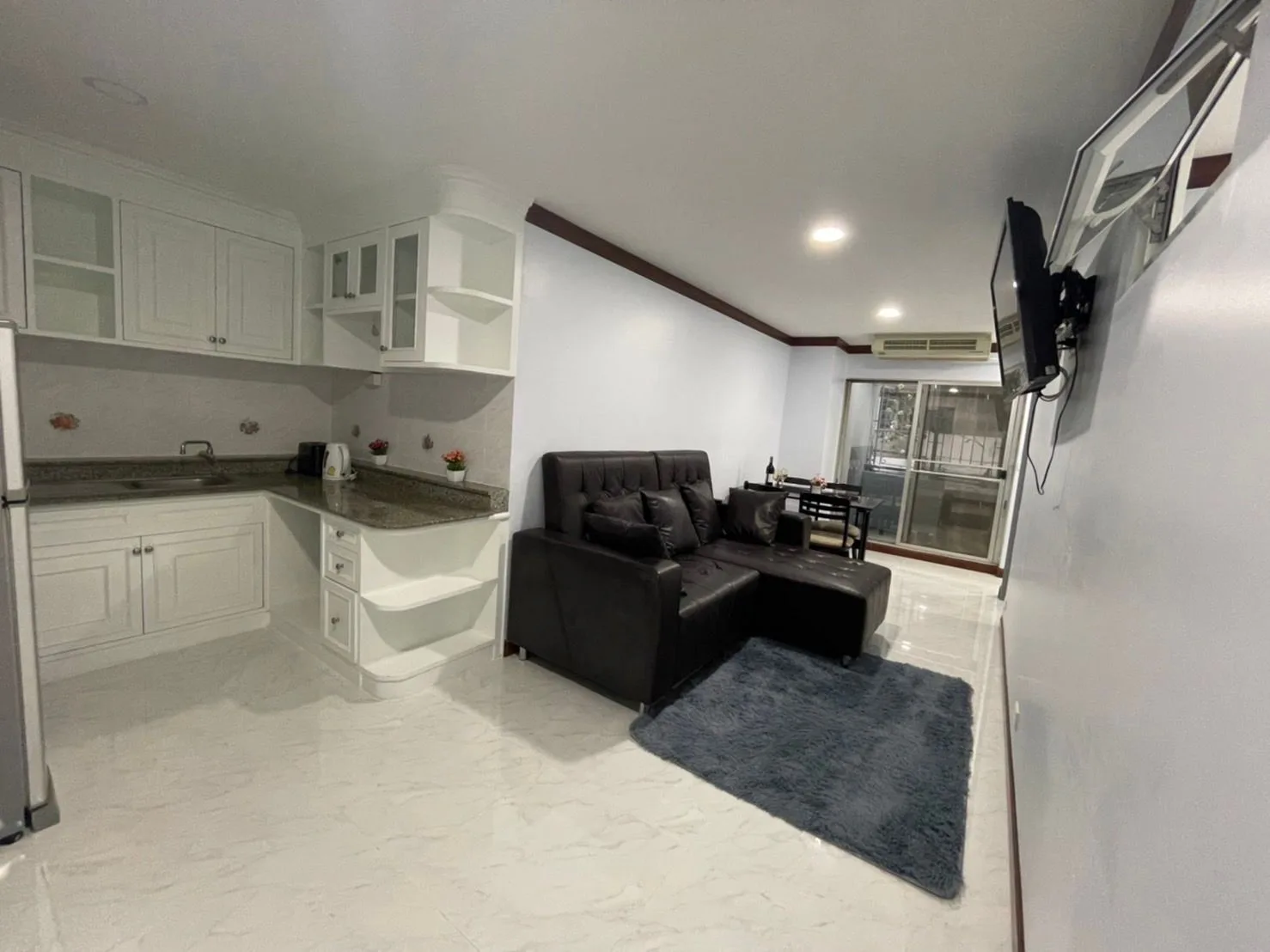 15 Suite — photo 1