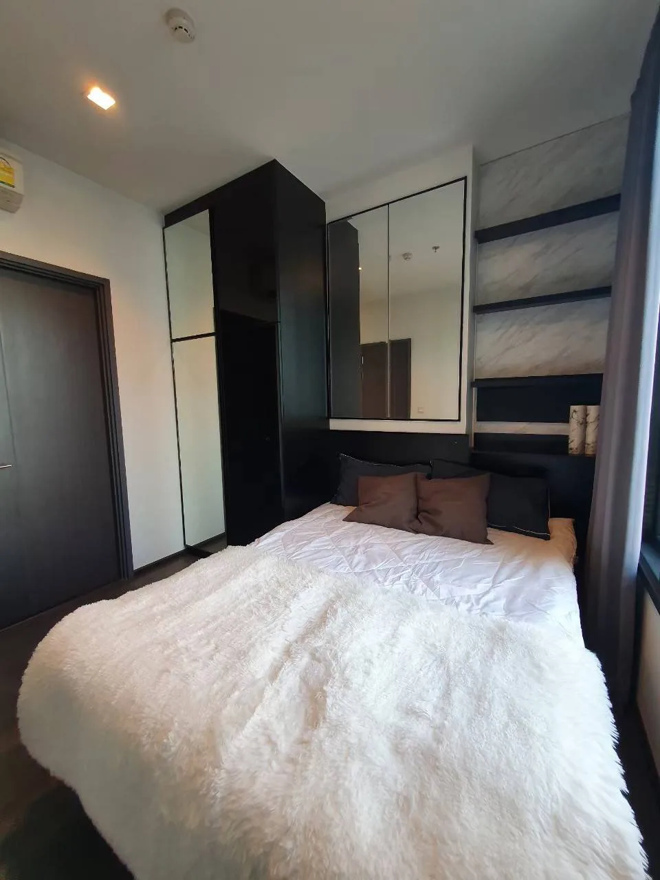 Edge Sukhumvit 23 — photo 8