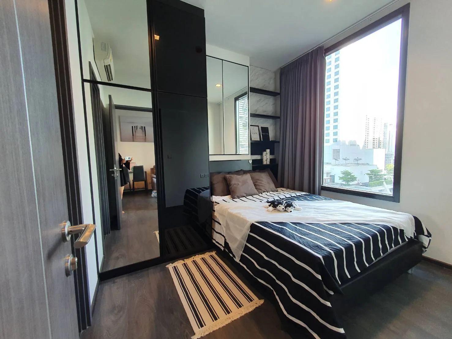 Edge Sukhumvit 23 — photo 10
