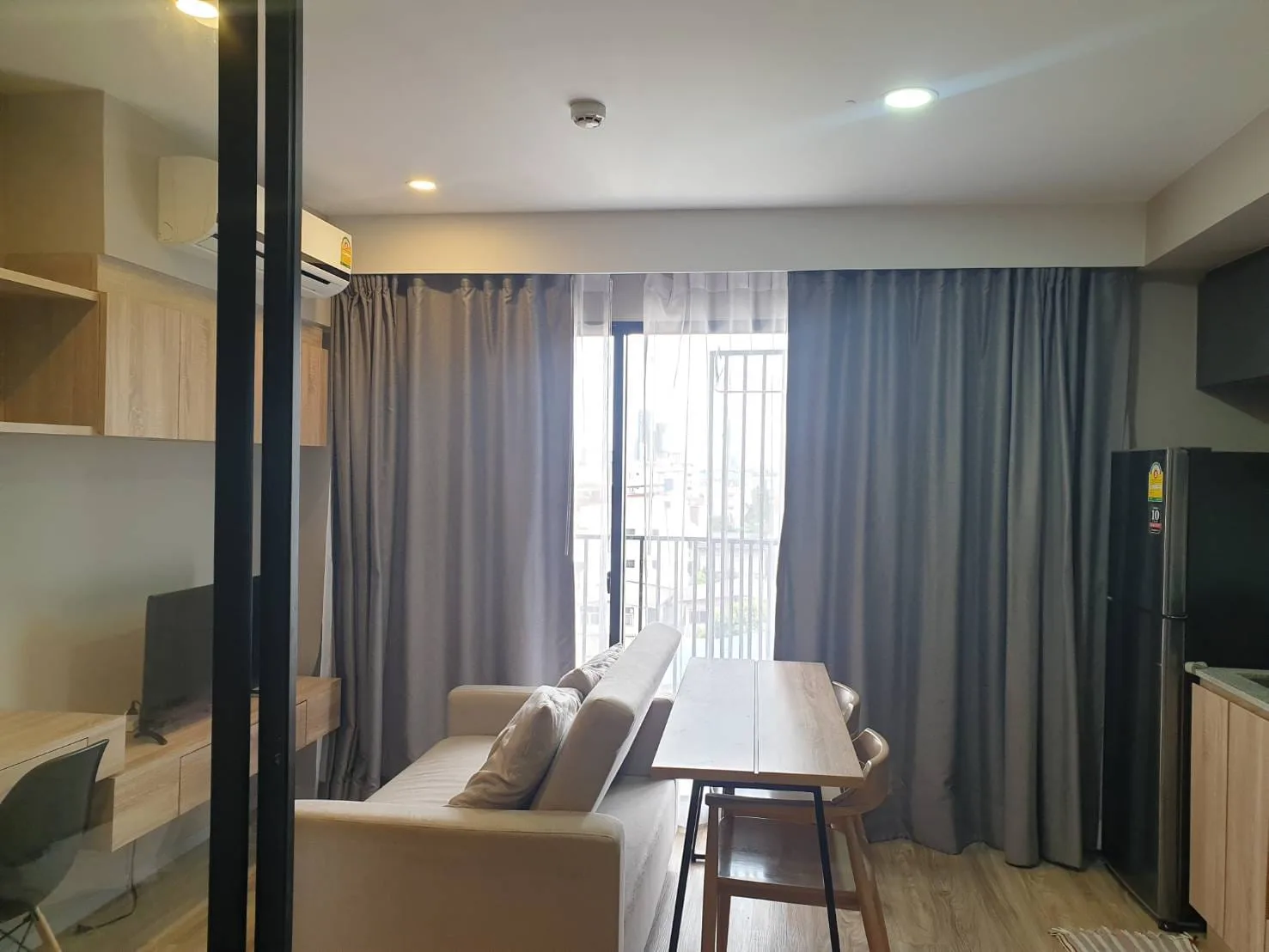 Blossom Condo @ Sathorn - Charoenrat — photo 1