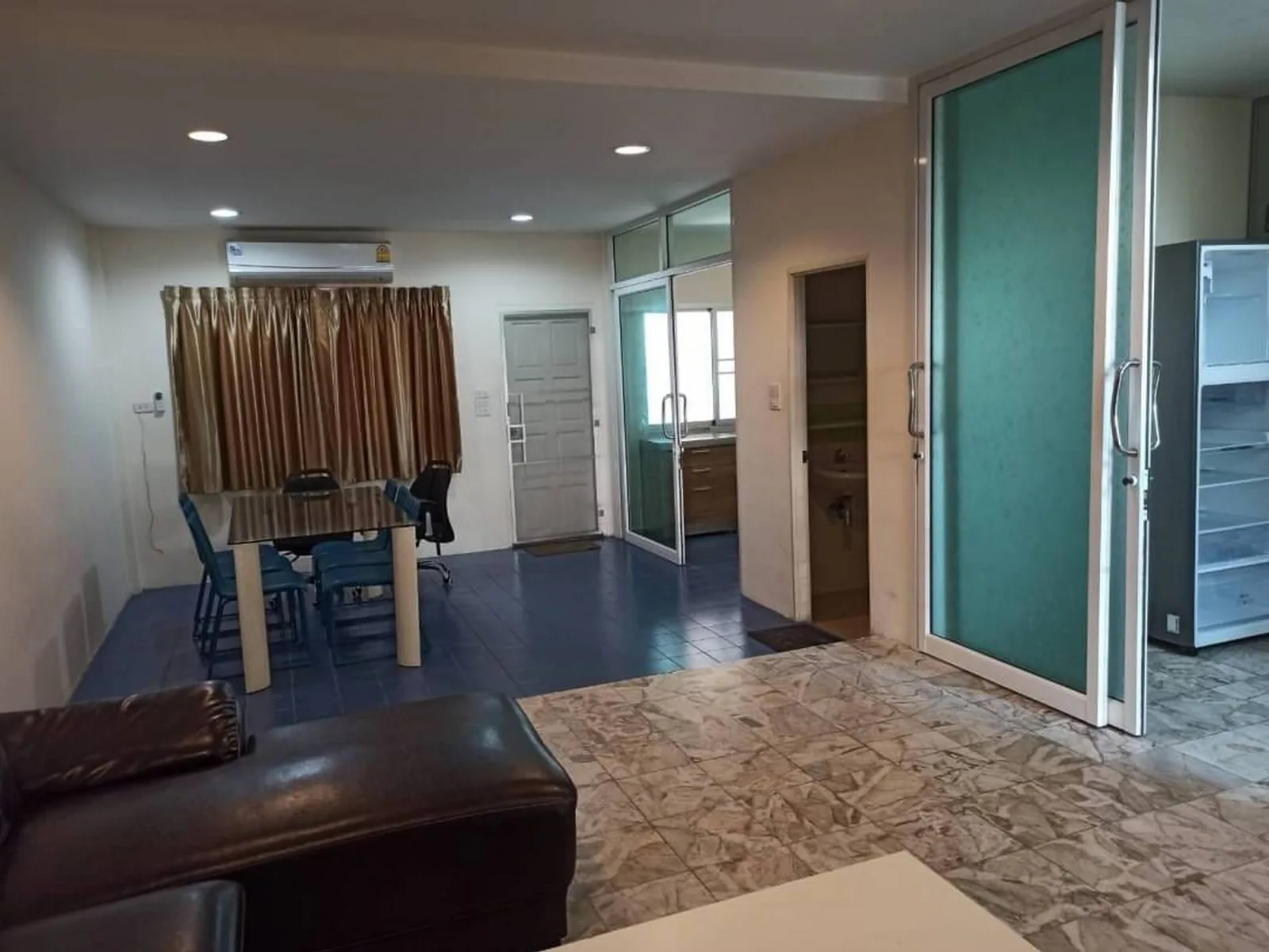 Townhome — photo 2