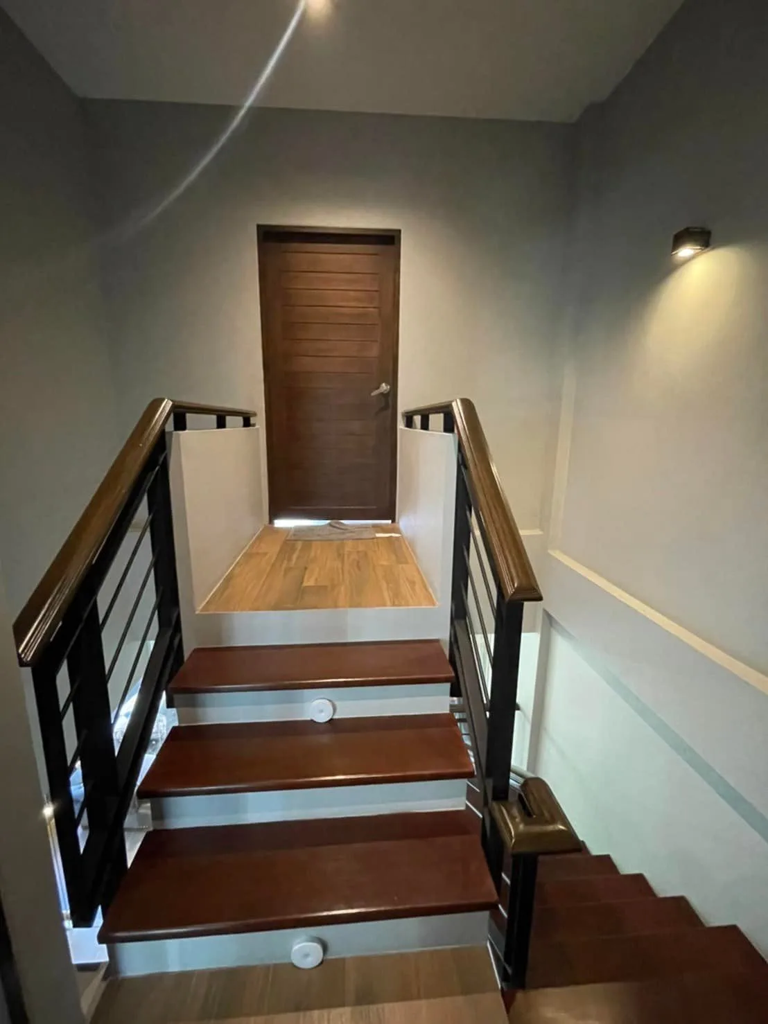 Baan Klang Meuang British Town Srinakarin — photo 7