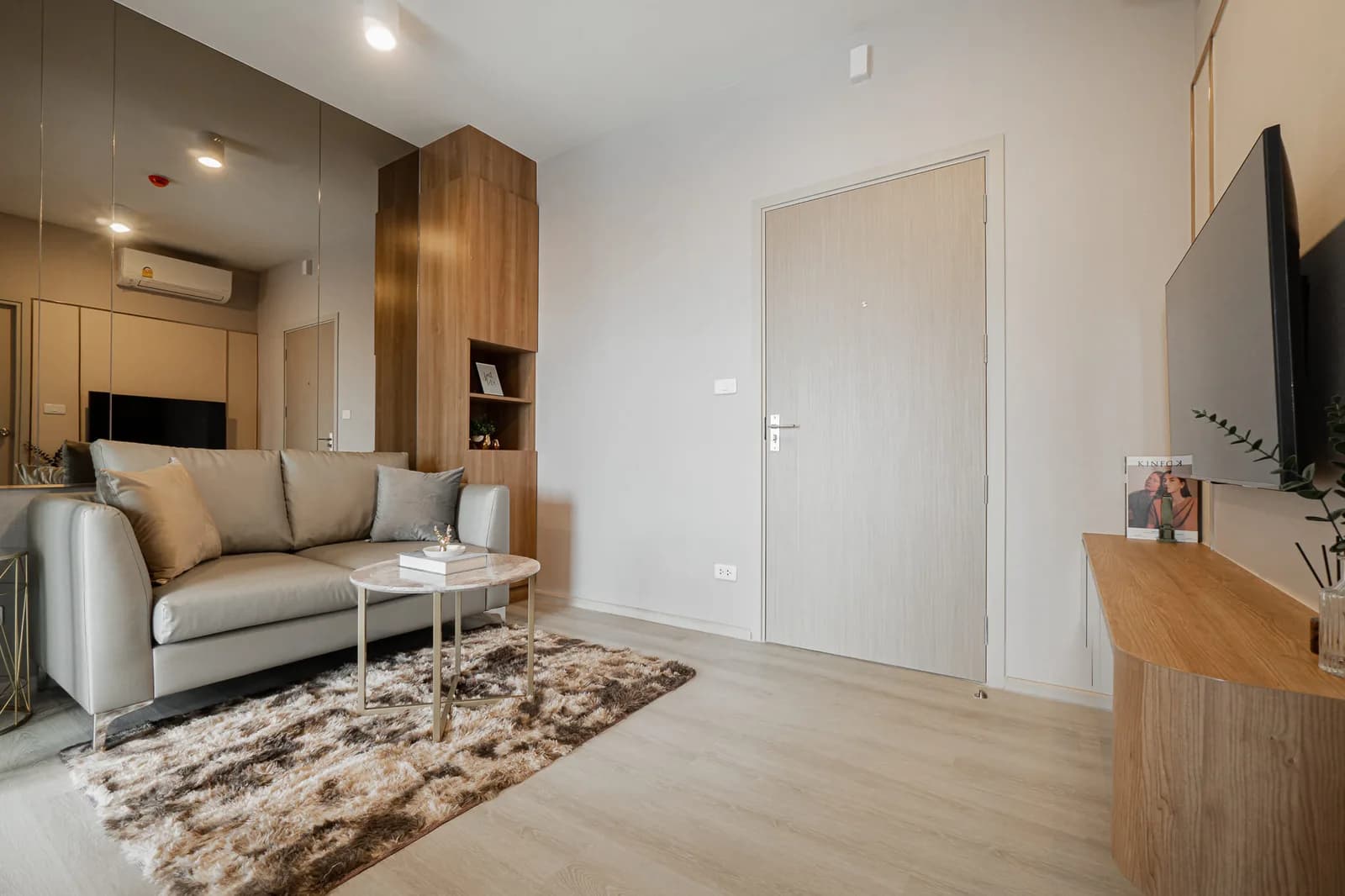 Ideo Charan 70-riverview — photo 1