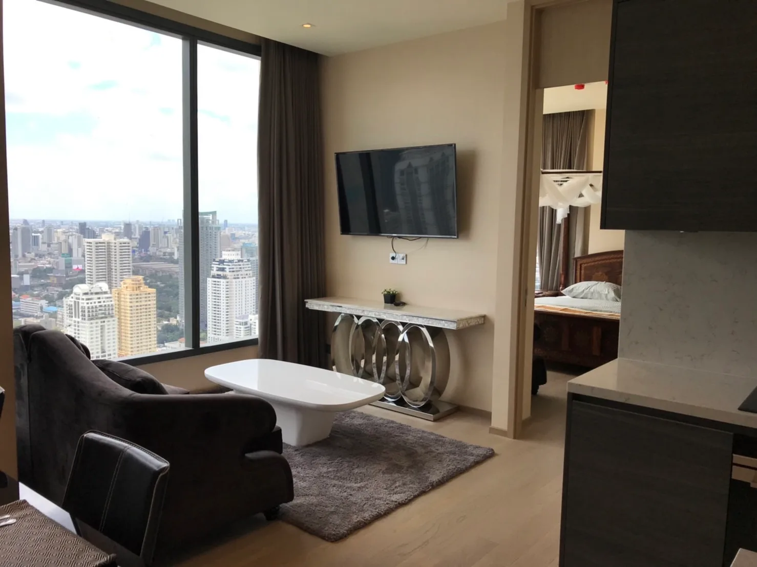 The Esse Asoke — photo 1