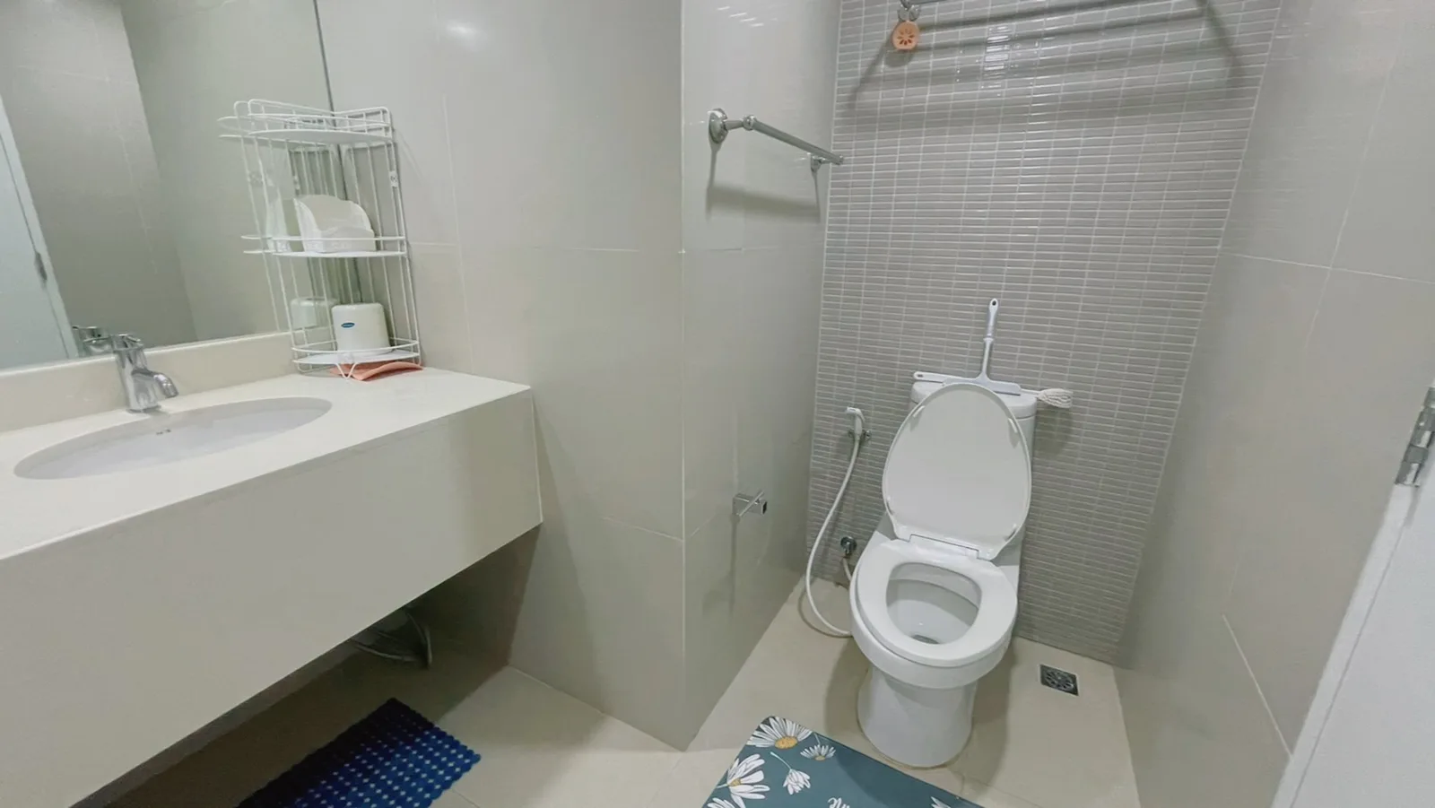 The Trendy Condominium — photo 9