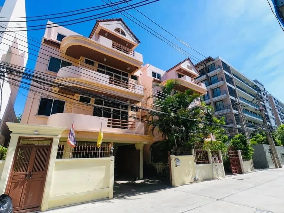 Single House Sukhumvit 31 Alley, Lane 2 — photo 10