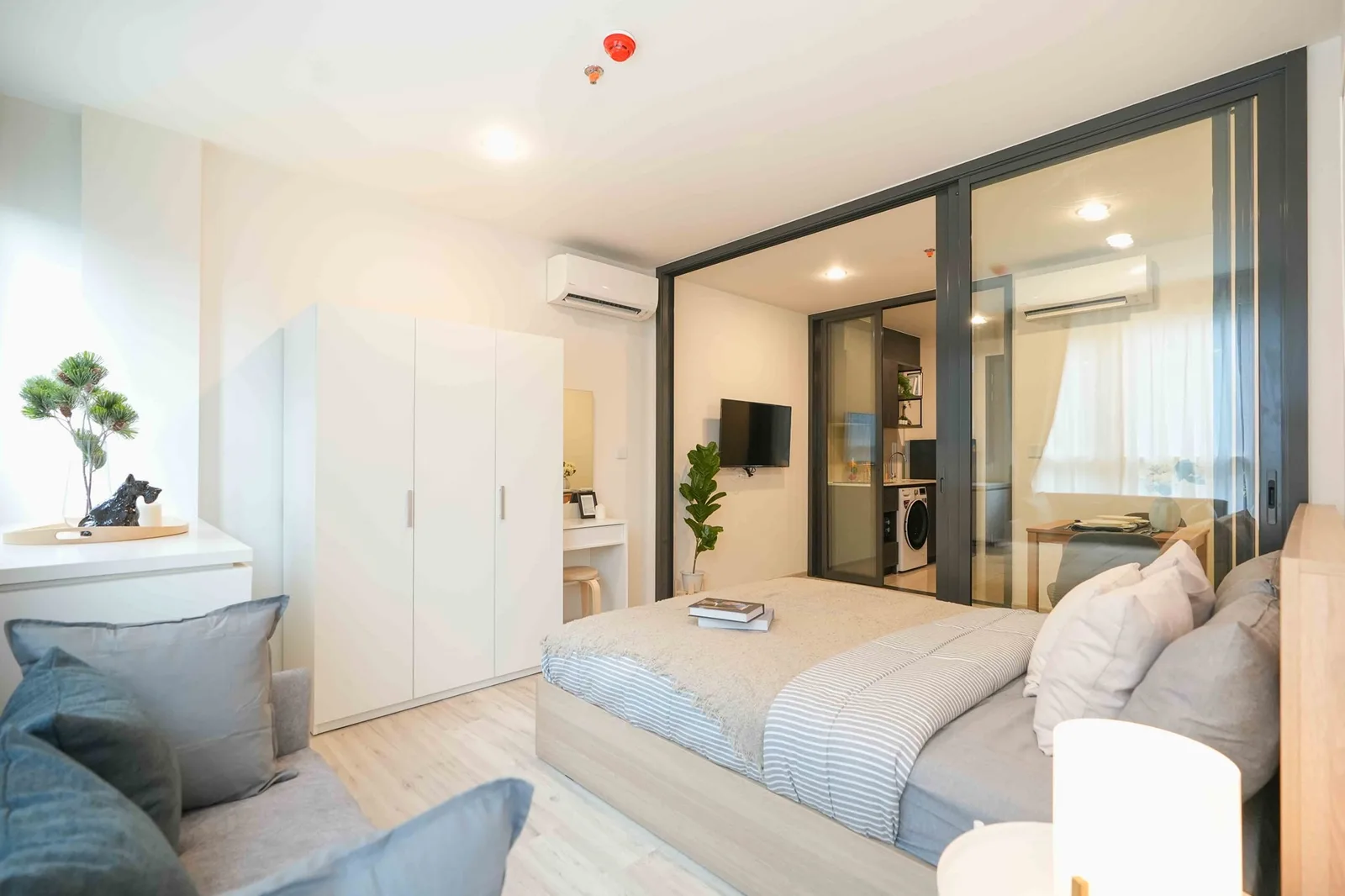 XT Huaikhwang — photo 5